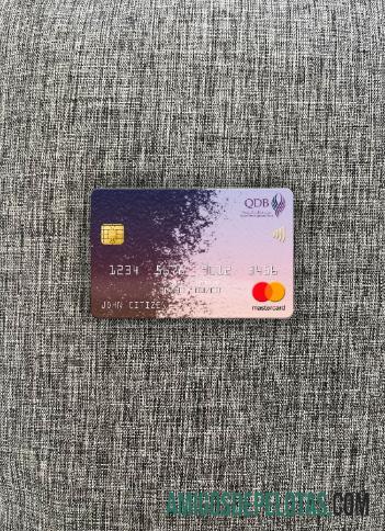 Frente Photolook Mastercard do Banco de Desenvolvimento do Catar exemplo